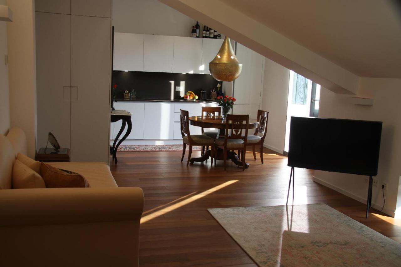 Al Ciani Balcony Apartment